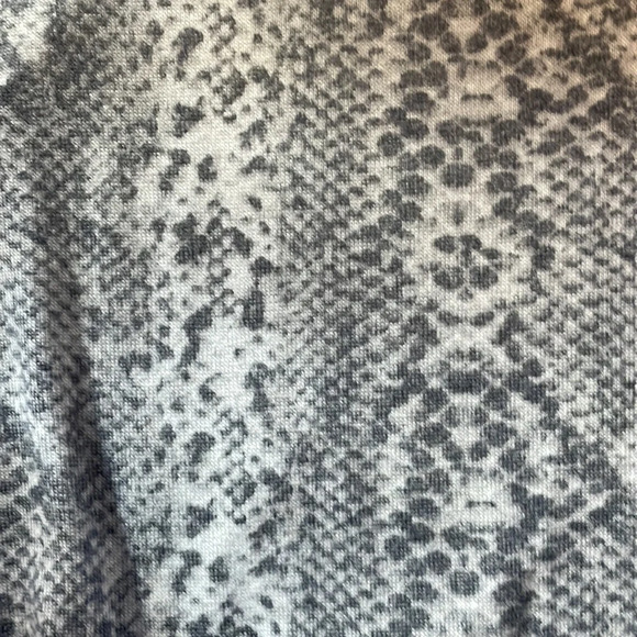 Super soft and lightweight long sleeve Top - Picture 3 of 4